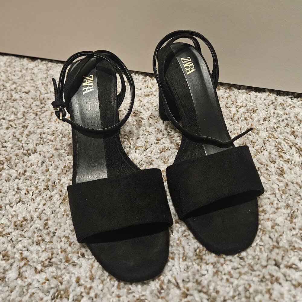 Zara elegant woman's sandals size 7